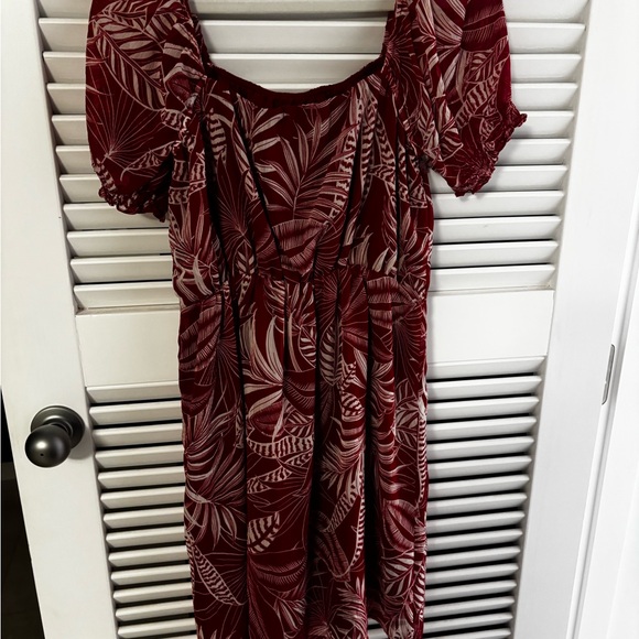 Banana Republic Red and White Leaf Print Midi Dress - Picture 2 of 3